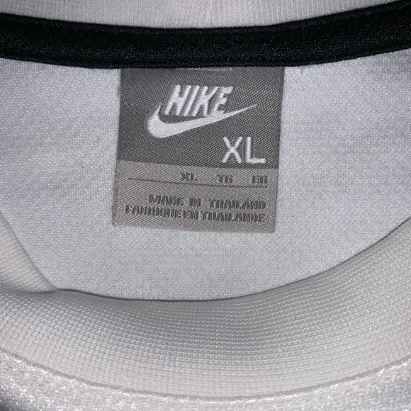 Nike workout shirt - Picture 3 of 9